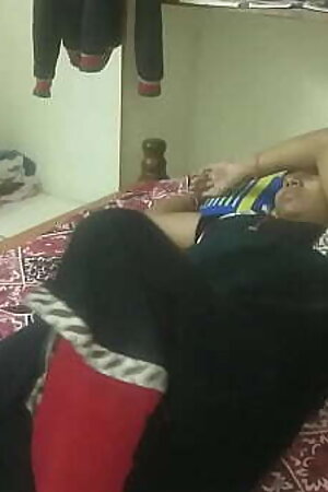 Telugu MILF Aunty Nice Wet Pussy Fucked With Desi Cum Inside Pussy