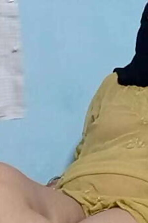 Muslim step Bhabhi says &quot_Meine use kaha to boht mgr wo sunta nhi, bus gaand do muje meine chodna hai so he fucked me hard in nakaab