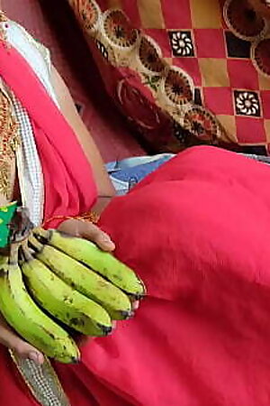 केला खिला के जबरदस्त चुदाई कर दिया बबिता भाभी को