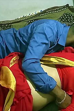 Indian hot Milf Aunty Merry Christmas day sex with dish boy ! Indian Xmas sex with red saree