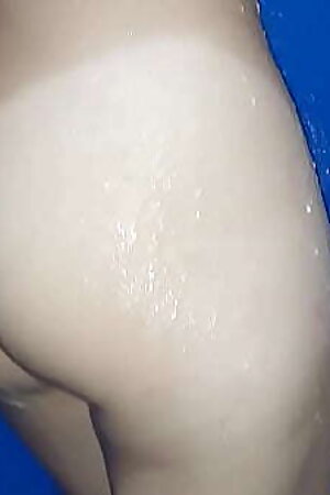 Xxx Desi hindi My step Sister lets me fuck her after getting out of the shower