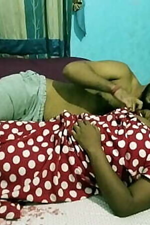 Indian teen couple viral hot sex video!! Village girl vs smart teen boy real sex