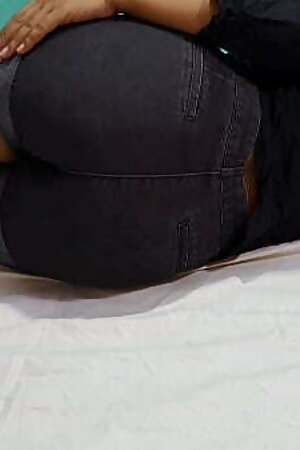 Joya khan girlfriend fucking pussy with boyfriend toilet sex