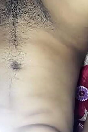 तेल लगाकर भाभी को उठा उठा कर पेला कर दी लाल