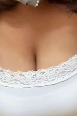 Sexxyy Saahibaa saying Hello to her darlings