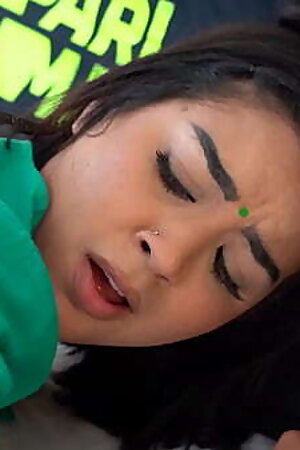 डॉ चड्ढा ने महिला मरीज़ का शोषण किया और उसको चोदा