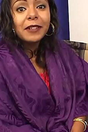 Indian beauty is doing her first porn casting