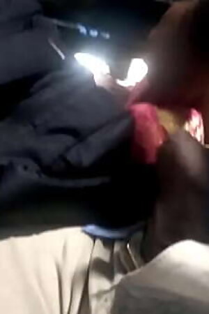 बस में चाची की चूत