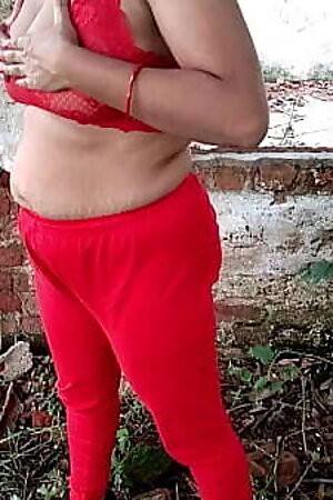 बड़े भैया के ऑफिस जाने के बाद भाभी को खेत में चोदा