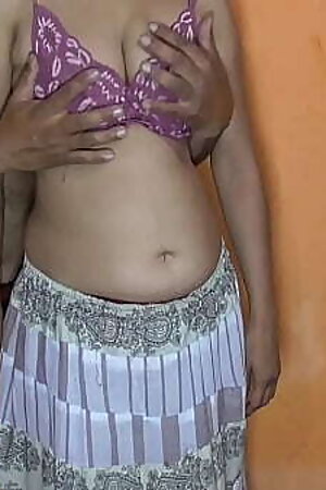 Indian bhabi ko khada ker ke choda pati ne