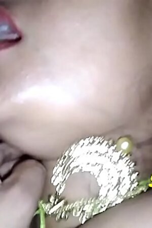 (हिंदी सेक्सी ऑडियो वीडियो जिसे देखकर आपको मुठ मारना ही पड़ेगा )मस्त माल देहाती भौजी की फेसबुक पर लाइव चु दाई  भाभी से वीडियो सेक्स करने के लिए वीडियो में दी गई मेल आई डी से हैंग आऊट पर मैसेज करे