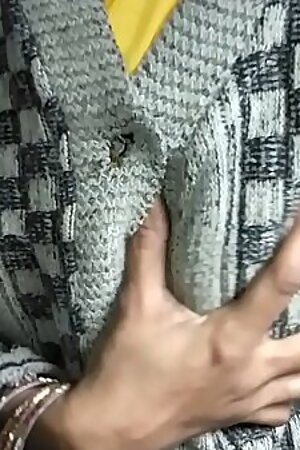 bhabi ki chudai ker chud se chud ka Ras nikala bhabi boli maja aa gaeya with Hindi audio