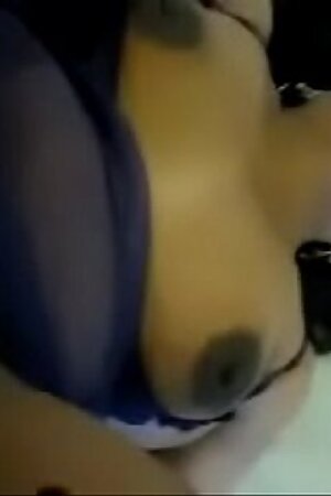 Moaning Indian woman gets to climax eventually