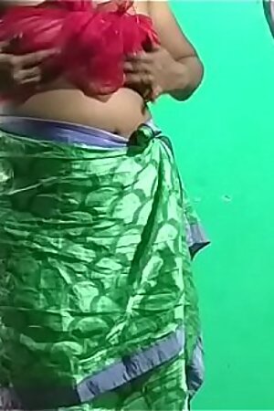 desi  indian horny tamil telugu kannada malayalam hindi vanitha showing big boobs and shaved pussy  press hard boobs press nip rubbing pussy masturbation using green candle