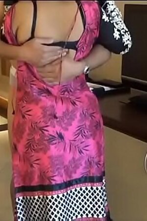 Desi Bhabhi In Black Bra With Her Lover In Hotel Room