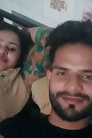 Desi girl fucked room hindi 2